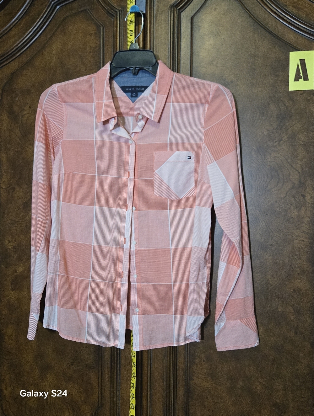 Tommy Hilfiger Pink Plaid Button Up Shirt Women’s Medium Long Sleeve Roll Tab To